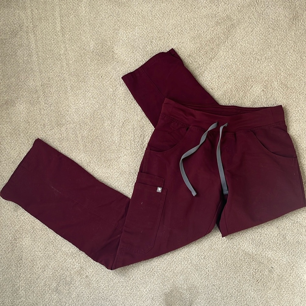 FIGS Cade cargo bottoms